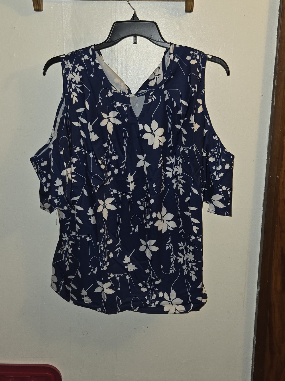 Women's Navy Floral Cold-Shoulder Blouse